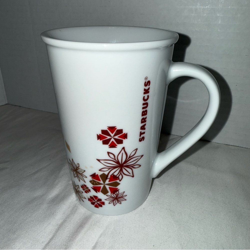 Starbucks Vintage White Gold Red Floral Christmas Holiday Mug 2013 Great Gift